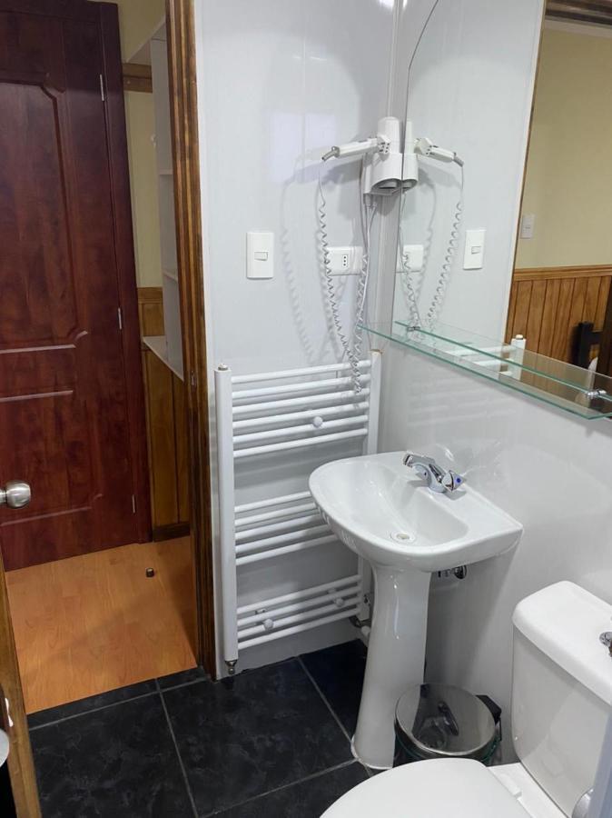 Hostal America En 푸에르토나탈레스 외부 사진