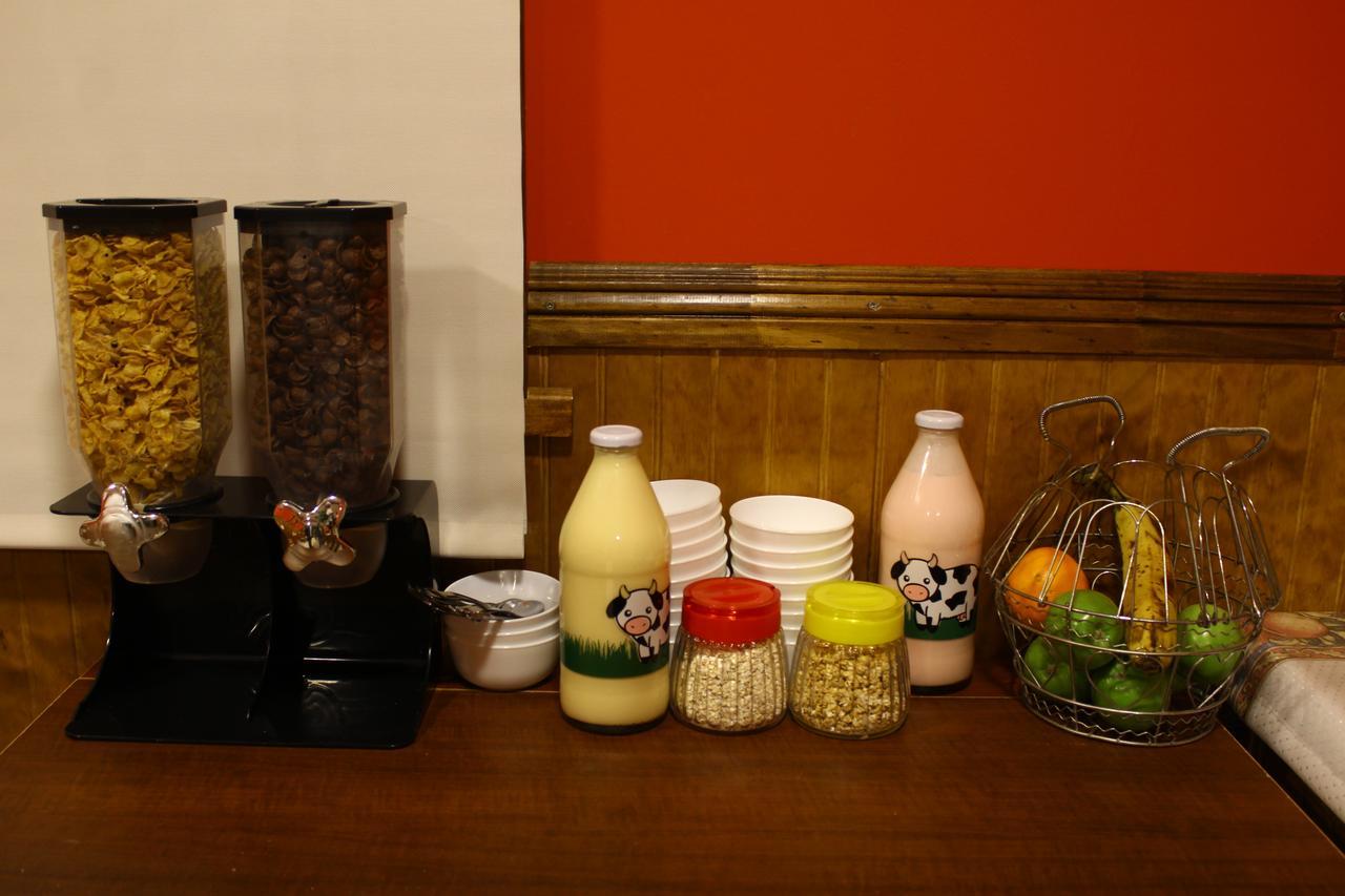 Hostal America En 푸에르토나탈레스 외부 사진